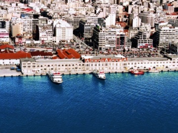 Υπό κράτηση ο Λιμενάρχης Θεσσαλονίκης και οι έξι πλοηγοί του λιμανιού για υπόθεση δωροδοκίας   