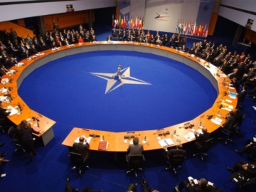ΝΑΤΟ: Δεύτερη ημέρα της συνόδου κορυφής, με τις αντιπαραθέσεις μεταξύ των χωρών να αναμένεται να κυριαρχήσουν και σήμερα