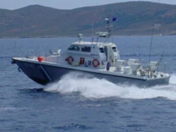 Μυτιλήνη: Ακυβέρνητο πλέει φορτηγό πλοίο, με σημαία Λιβερίας, ανοικτά του Σιγρίου