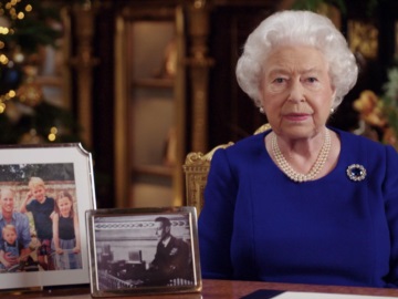 Βρετανία: Στο χριστουγεννιάτικο μήνυμά της, η βασίλισσα Ελισάβετ χαιρετίζει την &quot;αίσθηση καθήκοντος&quot; των νέων για το κλίμα