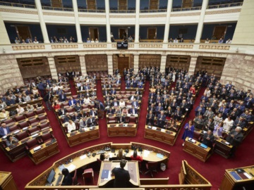 Στην Ολομέλεια της Βουλής ο νέος εκλογικός νόμος
