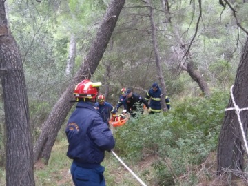 Άσκηση διάσωσης από το Εθελοντικό Πυροσβεστικό Κλιμάκιο Πόρου  