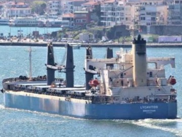 Υεμένη: Ελληνόκτητο το πλοίο που χτυπήθηκε στο Άντεν – Ανέλαβαν την ευθύνη οι Χούθι