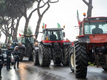 Ιταλία: Νέα κινητοποίηση των αγροτών έξω από τη Ρώμη - Πορεία των τρακτέρ στον περιφερειακό