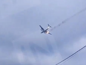Ρωσία: Στρατιωτικό αεροπλάνο έπιασε φωτιά και συνετρίβη μετά την απογείωση – Επέβαιναν 15 άτομα