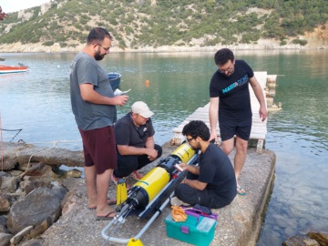 Πόρος: Ερευνητική ομάδα του ΕΜΠ πραγματοποίησε δοκιμή υποβρύχιου ρομπότ στη Βαγιωνιά (Φωτογραφίες) 