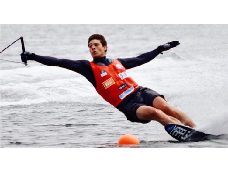 Πορτοχέλι: Αγώνες θαλασσίου σκι στην «Βερβερόντα» με την συμμετοχή πολλών «αστεριών…