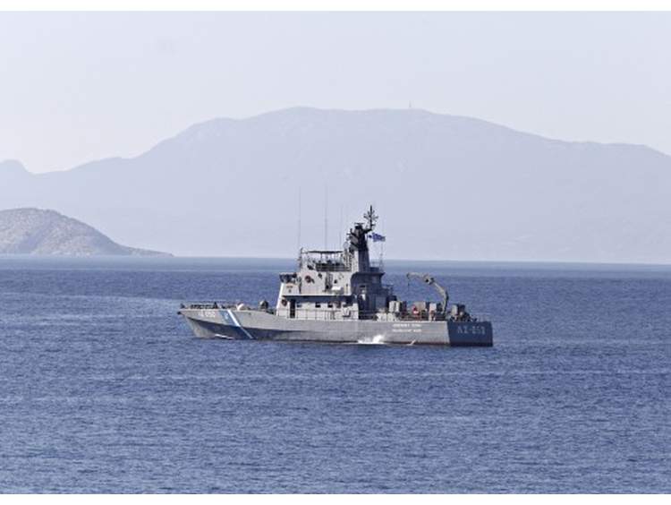 Προσάραξε πλοίο του Πολεμικού Ναυτικού στα Τσελεβίνια Πόρου
