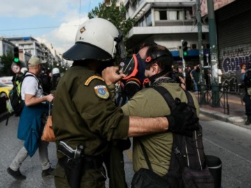 Η ΕΣΗΕΑ καταγγέλλει τα πρόσφατα κρούσματα αστυνομικής βίας εις βάρος δημοσιογράφων