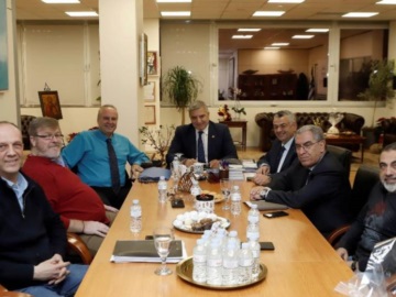 Συνάντηση Πατούλη με πρόεδρο και μέλη της Παναττικής Ομοσπονδίας Σωματείων Πωλητών Λαϊκών Αγορών