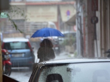 Μεγάλα ύψη βροχής έως σήμερα το πρωί, ιδίως στην Αττική - Ύφεση από το απόγευμα