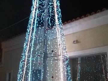 Αίγινα: Χριστουγεννιάτικος  διάκοσμος  σε  Μεσαγρό και Αγία Μαρίνα