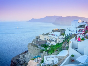 The Sun: Ευπρόσδεκτοι στην Ελλάδα οι Βρετανοί τουρίστες, αφού κάνουν τεστ για τον κορoνοϊό 