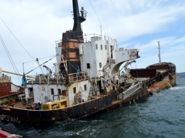Ανέλκυση ναυαγίων από τον κόλπο της Ελευσίνας