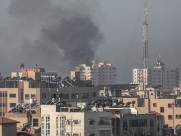 Βομβαρδισμοί του Ισραήλ στη Γάζα σε αντίποινα για μπαλόνια με εμπρηστικούς μηχανισμούς