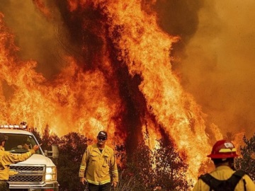 ΗΠΑ-πυρκαγιές: Δεκάδες άνθρωποι αγνοούνται στο Όρεγκον δήλωσε η κυβερνήτης της πολιτείας