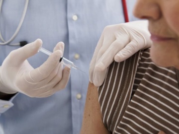 Άνοιξε η πλατφόρμα εμβολιασμού για τους άνω των 85 ετών - Δείτε πως κλείνετε ραντεβού (βίντεο)