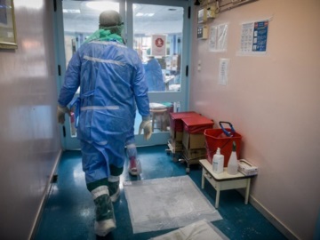 Κορονοϊός: Πέθανε 20χρονος ανεμβολίαστος στη Θεσσαλονίκη - Σε καλύτερη κατάσταση η 14χρονη που μεταφέρθηκε στο νοσοκομείο με εντολή εισαγγελέα