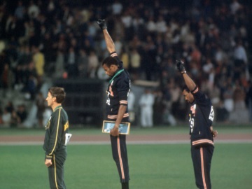 Σαν σήμερα η γροθιά που έσπασε τη σιωπή στους Ολυμπιακούς Αγώνες του 1968