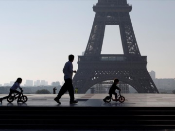 Επίδομα ως «αντιστάθμισμα του πληθωρισμού» θα δώσει η γαλλική κυβέρνηση