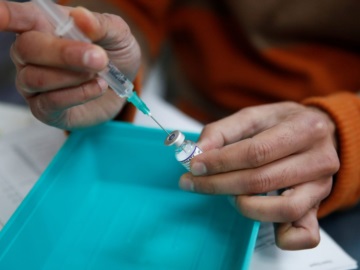  Κοροναϊός – «Χωρίς τους εμβολιασμένους, οι θάνατοι στο 4ο κύμα θα ήταν πάνω από 11.000» λέει ο καθηγητής Ατσαλάκης