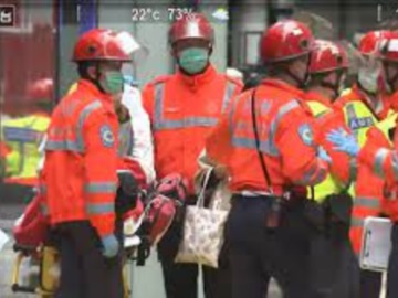 Χονγκ Κονγκ: Φωτιά στο Παγκόσμιο Κέντρο Εμπορίου – Εγκλωβισμένοι και τραυματίες (video)