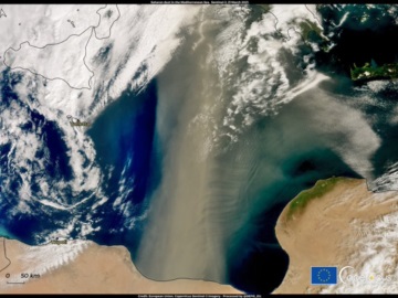 Εντυπωσιακή εικόνα από το σύννεφο σκόνης 800 χιλιομέτρων από την Αφρική με κατεύθυνση προς την Ελλάδα 