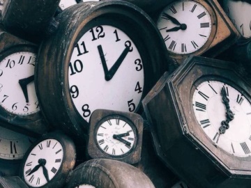 Αλλαγή ώρας 2021: Αυτή την Κυριακή γυρνάμε τα ρολόγια μία ώρα μπροστά