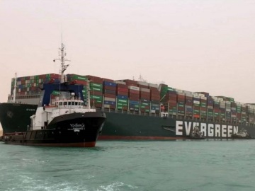 Πλακιωτάκης: 16 ελληνικά πλοία είναι στην αναμονή στη Διώρυγα του Σουέζ