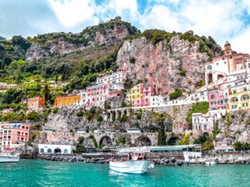 Il Messaggero: Η Ιταλία αντιγράφει το σχέδιο της Ελλάδας για τα Covid-free νησιά -Τι ετοιμάζει
