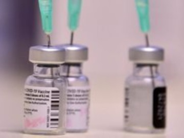 Μία δόση εμβολίου AstraZeneca ή Pfizer μειώνει κατά 65% τον κίνδυνο μόλυνσης από κορονοϊό