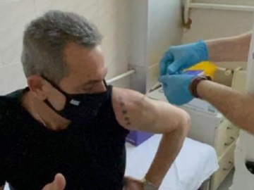 Εμβολιάστηκε στη Σερβία με το Sputnik-V o Πάνος Καμμένος - Το τατουάζ στο μπράτσο του (φωτό)