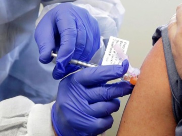 Ολα όσα πρέπει να γνωρίζετε για τον εμβολιασμό κατά του κοροναϊού