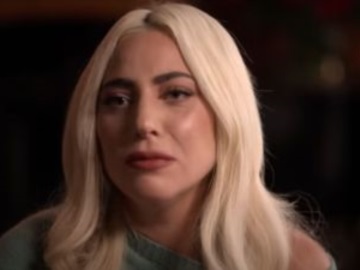  Lady Gaga: Η τραυματική εμπειρία στα 19 της – «Με βίασε και με παράτησε έγκυο σε μία γωνία»