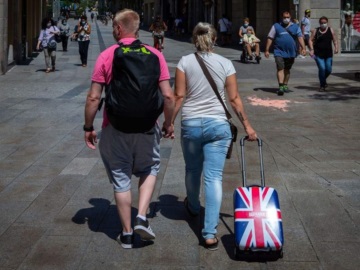 Βρετανία: Πότε θα μπει η Ελλάδα στην πράσινη λίστα - Τι θα γίνει με τους Βρετανούς τουρίστες 