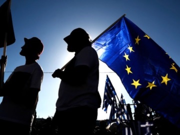 Ευρωβαρόμετρο: 8 στους 10 Έλληνες ζητούν περισσότερες αρμοδιότητες για την ΕΕ στην αντιμετώπιση κρίσεων