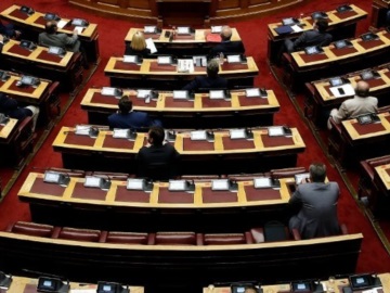 Κατατέθηκε στη Βουλή το εργασιακό νομοσχέδιο - Τι προβλέπει 