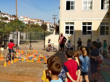 Η Παγκόσμια Ημέρα Ποδηλάτου στο 1ο Δημοτικό Σχολείο Πόρου με το Saronic Triathlon Club