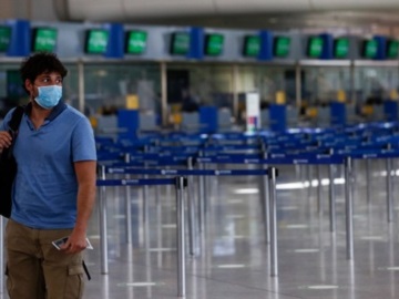 Οι ΗΠΑ αναθεωρούν επί τα βελτίω την ταξιδιωτική οδηγία για την Ελλάδα