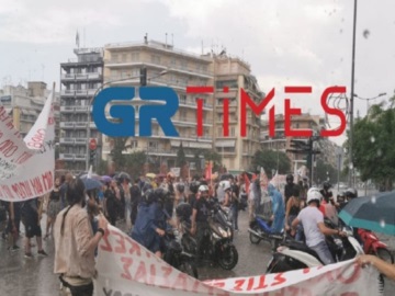  Θεσσαλονίκη: Υπό καταρρακτώδη βροχή ολοκληρώθηκαν οι απεργιακές κινητοποιήσεις