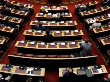 Βουλή: Στην Ολομέλεια το νομοσχέδιο του υπουργείου Εργασίας