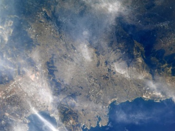 Μια φωτογραφία της Αθήνας από το Διάστημα - Διακρίνεται και το γήπεδο Καραϊσκάκη 