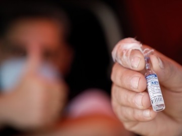 Ιταλοί επιστήμονες: Τα εμβόλια κατά του κορονοϊού προστατεύουν 100% από επιπλοκές και θανάτους