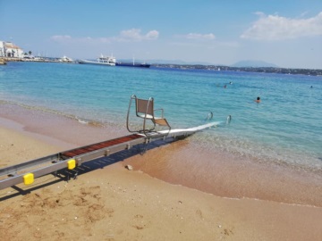 Ράμπα κολύμβησης για ΑΜΕΑ στην παραλία του Αγίου Μάμα στις Σπέτσες