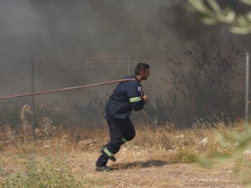 Φωτιά στην Ζήρια Αχαΐας - Μήνυμα από το 112 για εκκένωση οικισμών