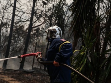 Τραγωδία: Πρώτος νεκρός στις φωτιές – Τραυματίστηκε θανάσιμα στην Ιπποκράτειο Πολιτεία