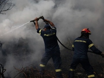 Φωτιές: Σε κρίσιμη κατάσταση ακόμα οι δύο εθελοντές πυροσβέστες που τραυματίστηκαν