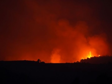  Ιταλία – Οι πυροσβέστες αντιμετώπισαν τη νύχτα περισσότερες από 500 πυρκαγιές