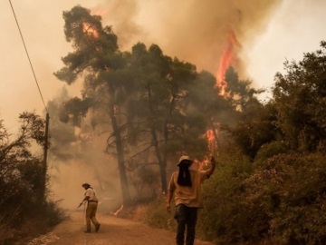 Θερινός εφιάλτης χωρίς τέλος στη Μεσόγειο: Εκατοντάδες ενεργές πυρκαγιές -Αναμένεται νέο κύμα καύσωνα