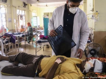 Συναγερμός στην Ινδία: 68 νεκροί σε μια εβδομάδα από «μυστηριώδη» ιογενή πυρετό